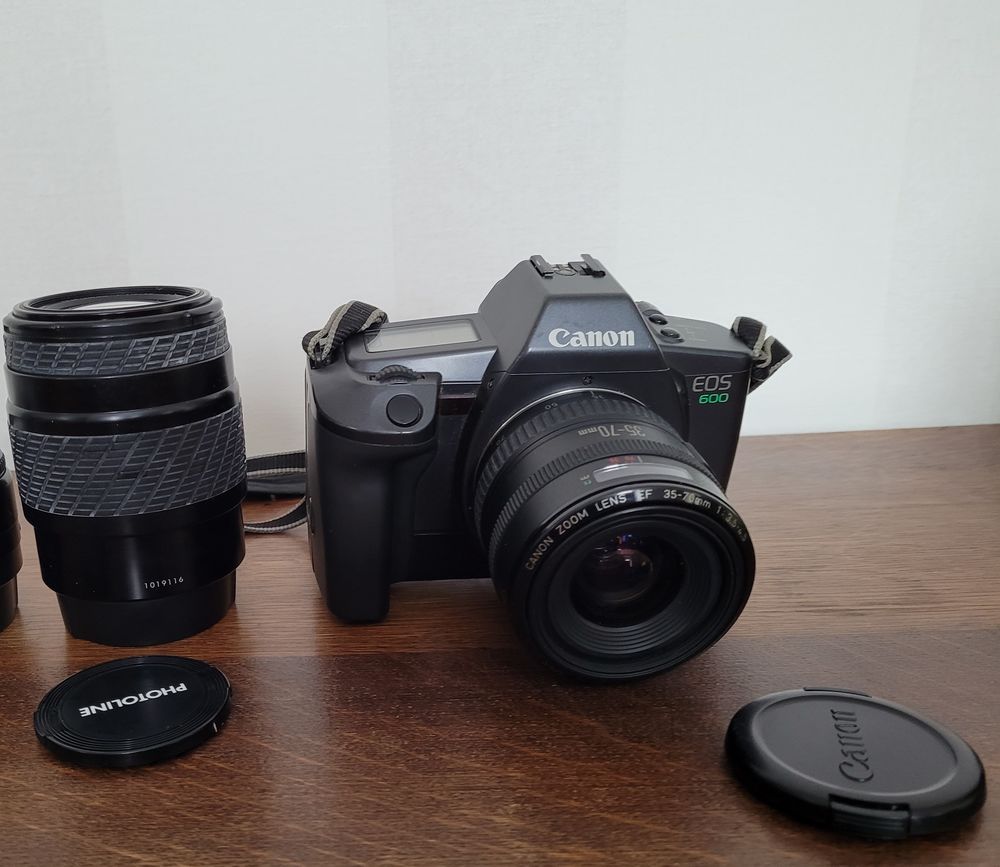 Appareil photo r&eacute;flex argentique Canon EOS 600 + 1 objectif Photos/Video/TV