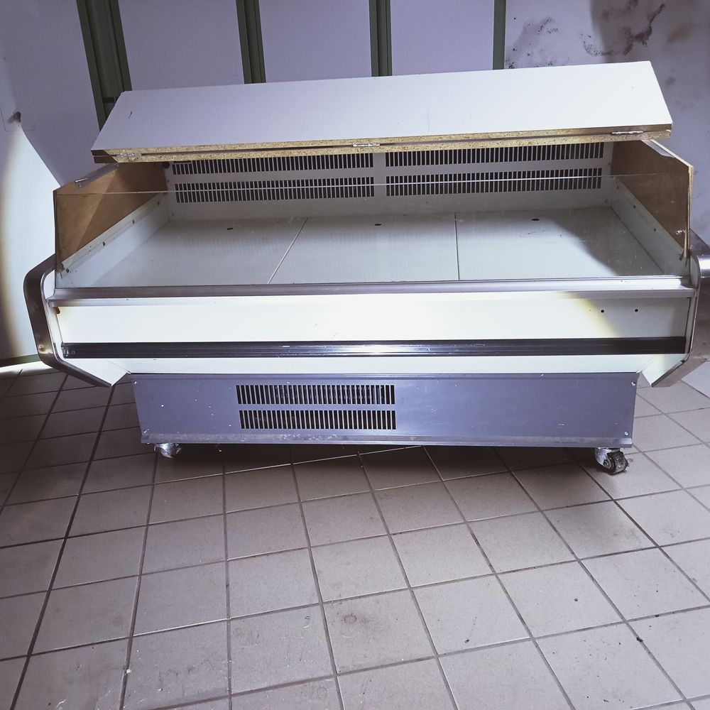 vitrine de patisserie modifi&eacute;e Electroménager