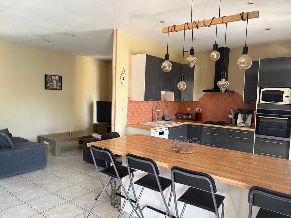 Vente Maison Maison familiale de Plain-pied - 5 chambres - Piscine avec cuisine d'été - DPE B - Plan de Meyreuil - Revenus Photovoltaïques de 3100 euros/an env Meyreuil