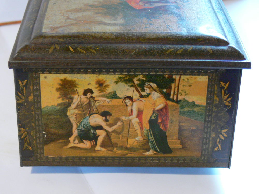 Coffret m&eacute;tal d&eacute;cor&eacute; 