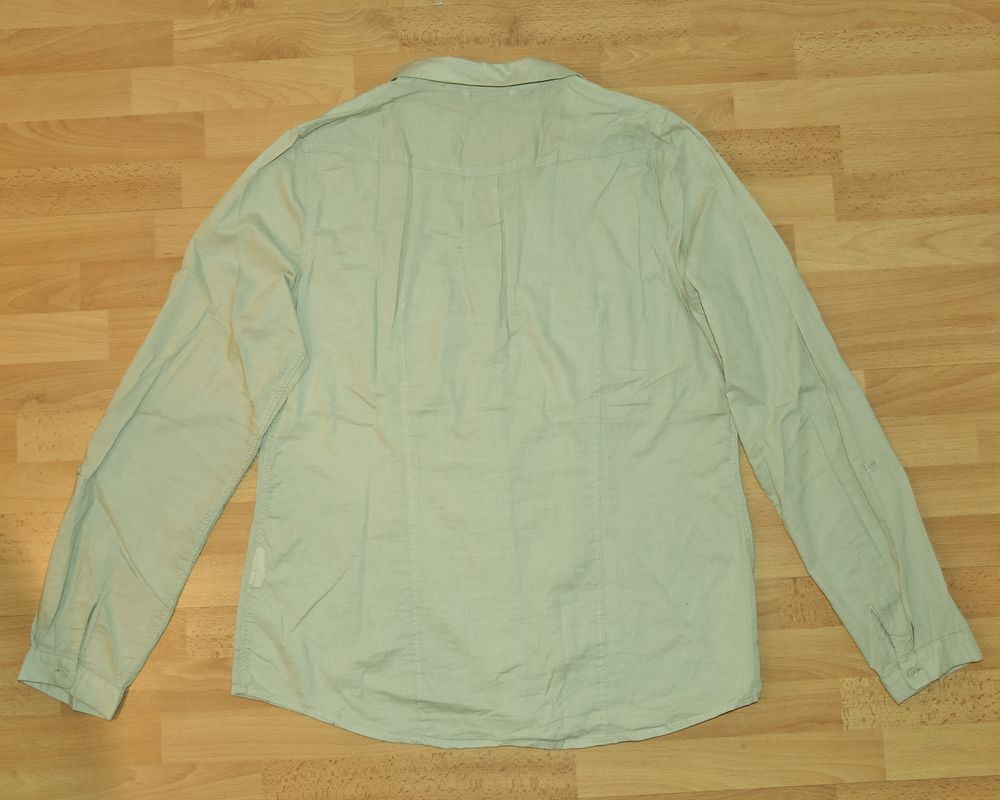 Chemise beige. Taille:38. Camaieu. Tr&egrave;s bon &eacute;tat
Vêtements