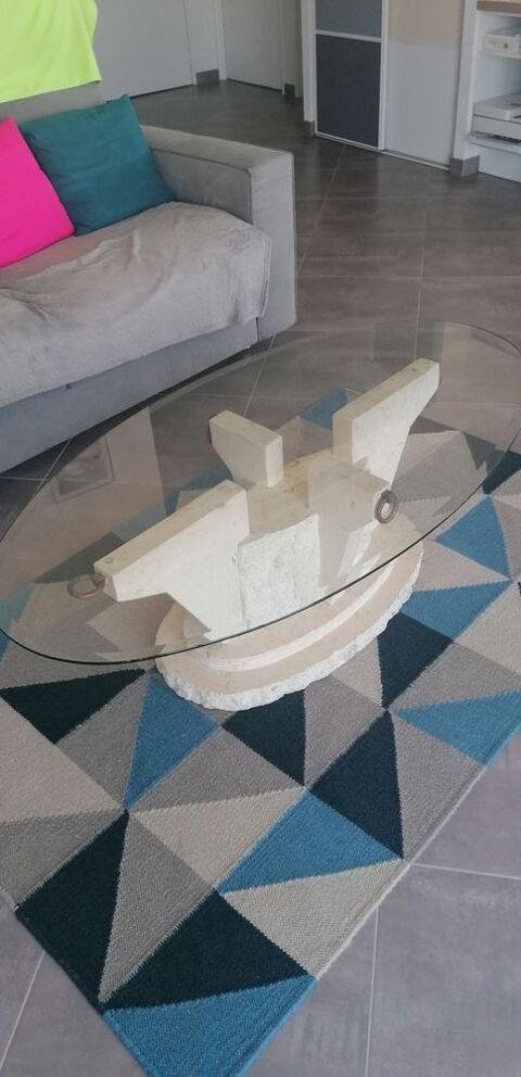 Table de salon en verre, ovale.  35 Saint-Rapha�l (83)