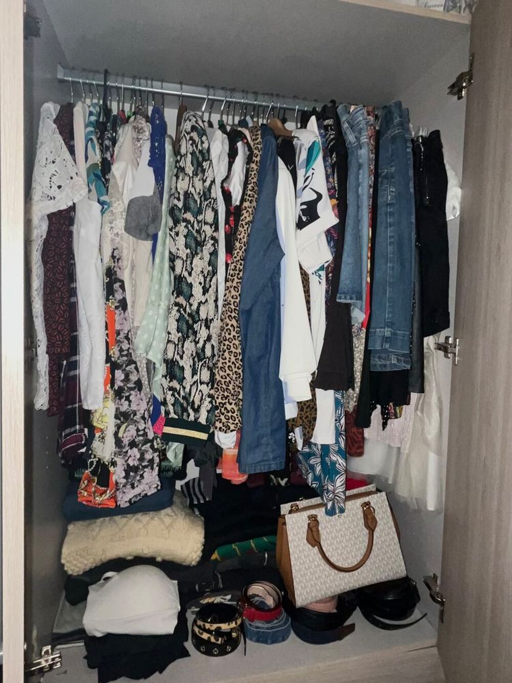 Grande Armoire 4 portes miroir Meubles