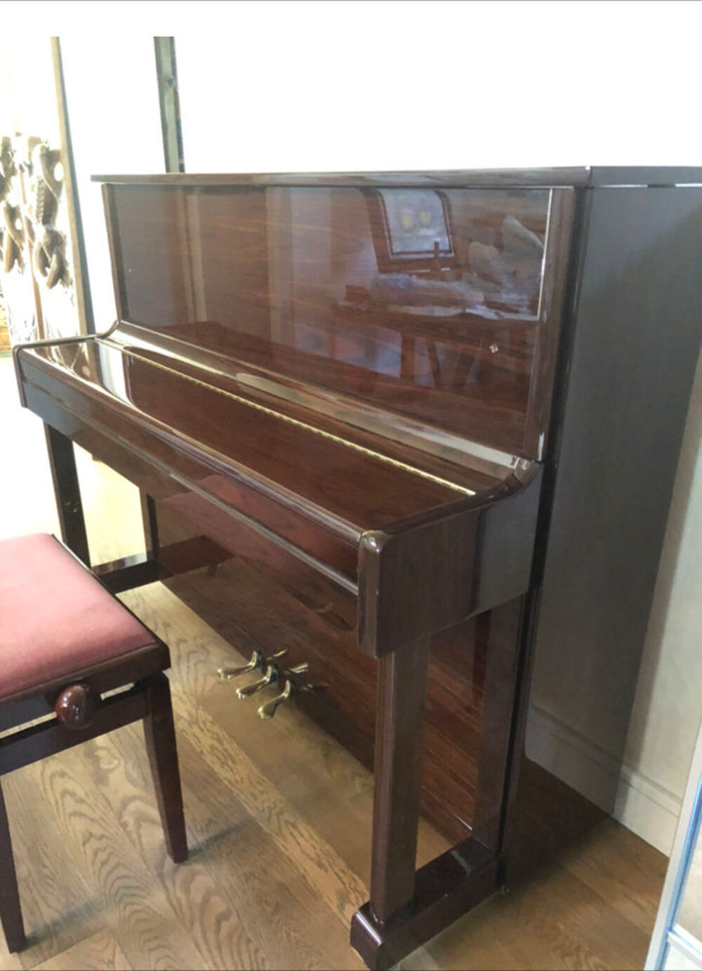 Piano droit WILH.STEINMANN, et son si&egrave;ge. Instruments de musique