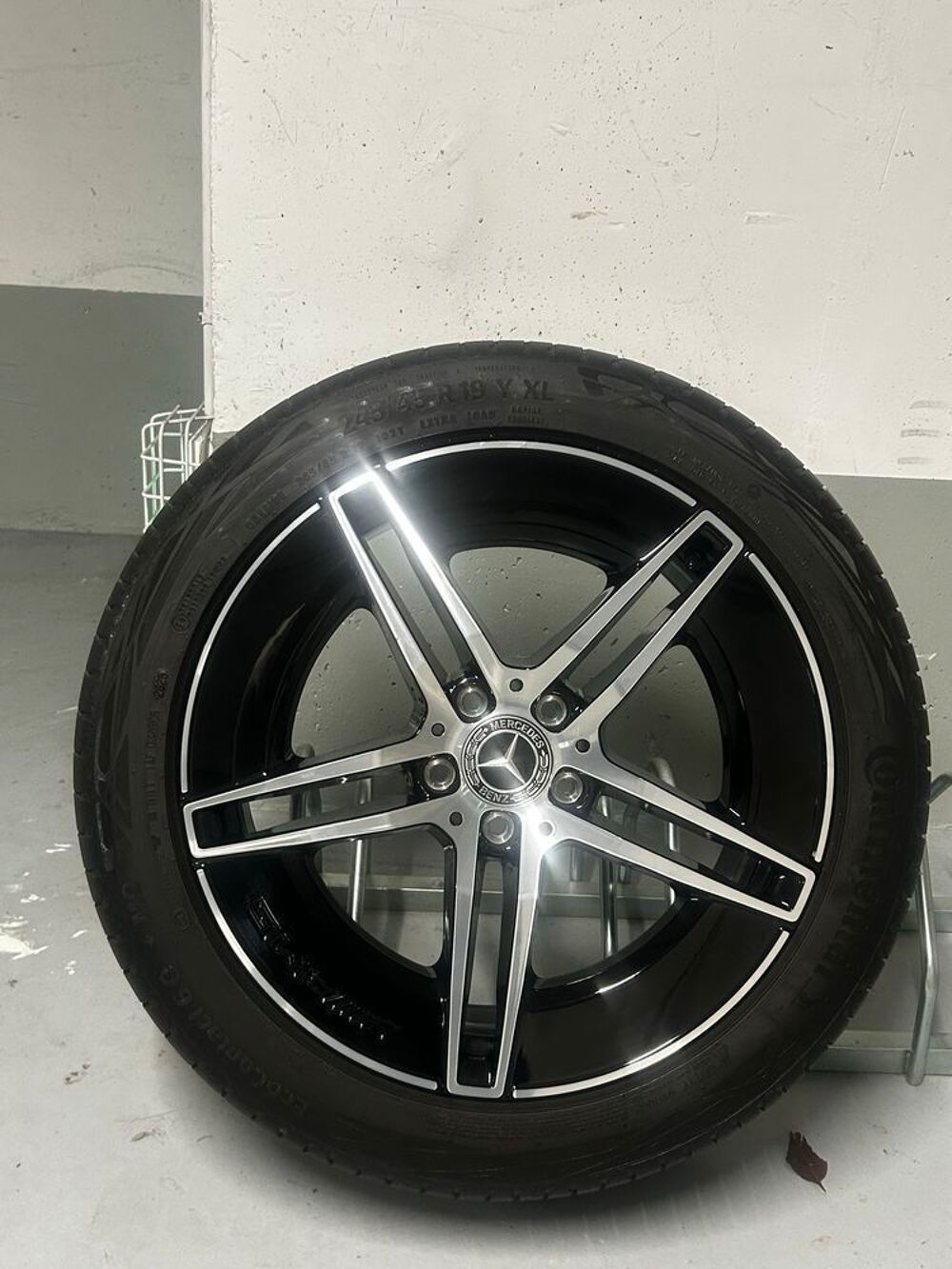 Pneu voiture - roue  occasion 75017 Paris