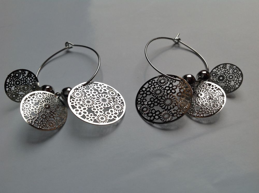 BOUCLES OREILLES ARGENT&Eacute; FLEUR ANNEAU 3 TAIL Envoi Possible
Bijoux et montres