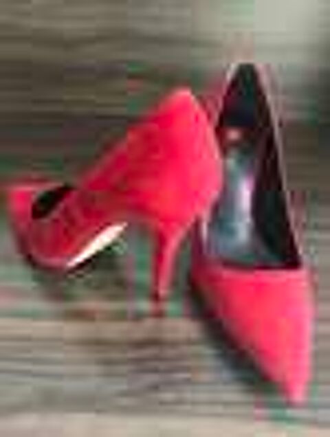 jolis escarpins Rouge Nubuk 38 Neuf Hogl (valeur159 Chaussures