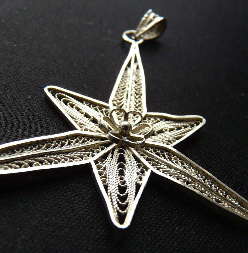 Pendentif forme de Croix en fils dentelle d'Argent Ethiopie Bijoux et montres