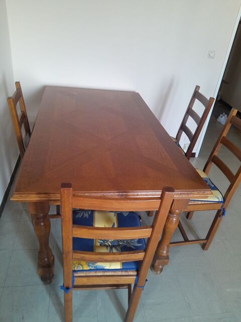 Table de salle a manger 40 Cabannes (13)