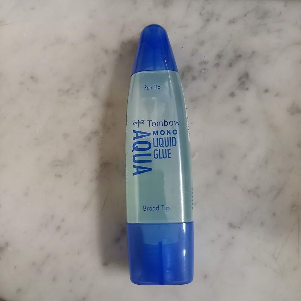 TOMBOW Colle liquide MONO AQUA , avec 2 embouts diff&eacute;rents Bricolage