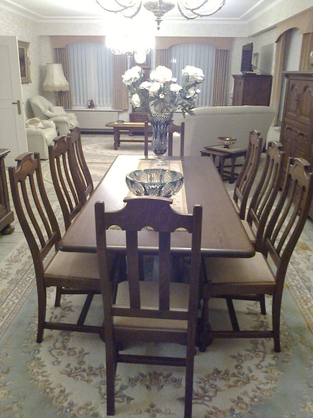 Salle &agrave; manger en ch&ecirc;ne massif, de haute qualit&eacute;,&eacute;tat neuf Meubles