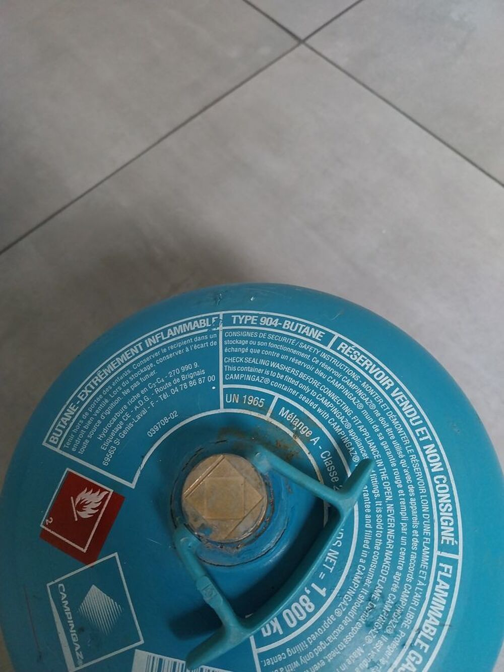 bouteille de gaz camping modele 9O3 
Bricolage