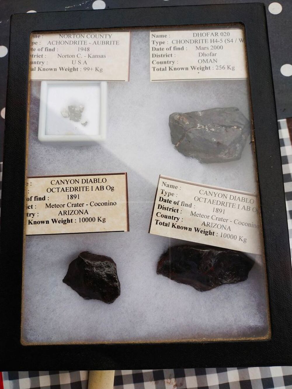 coffret vitrine de m&eacute;t&eacute;orite 