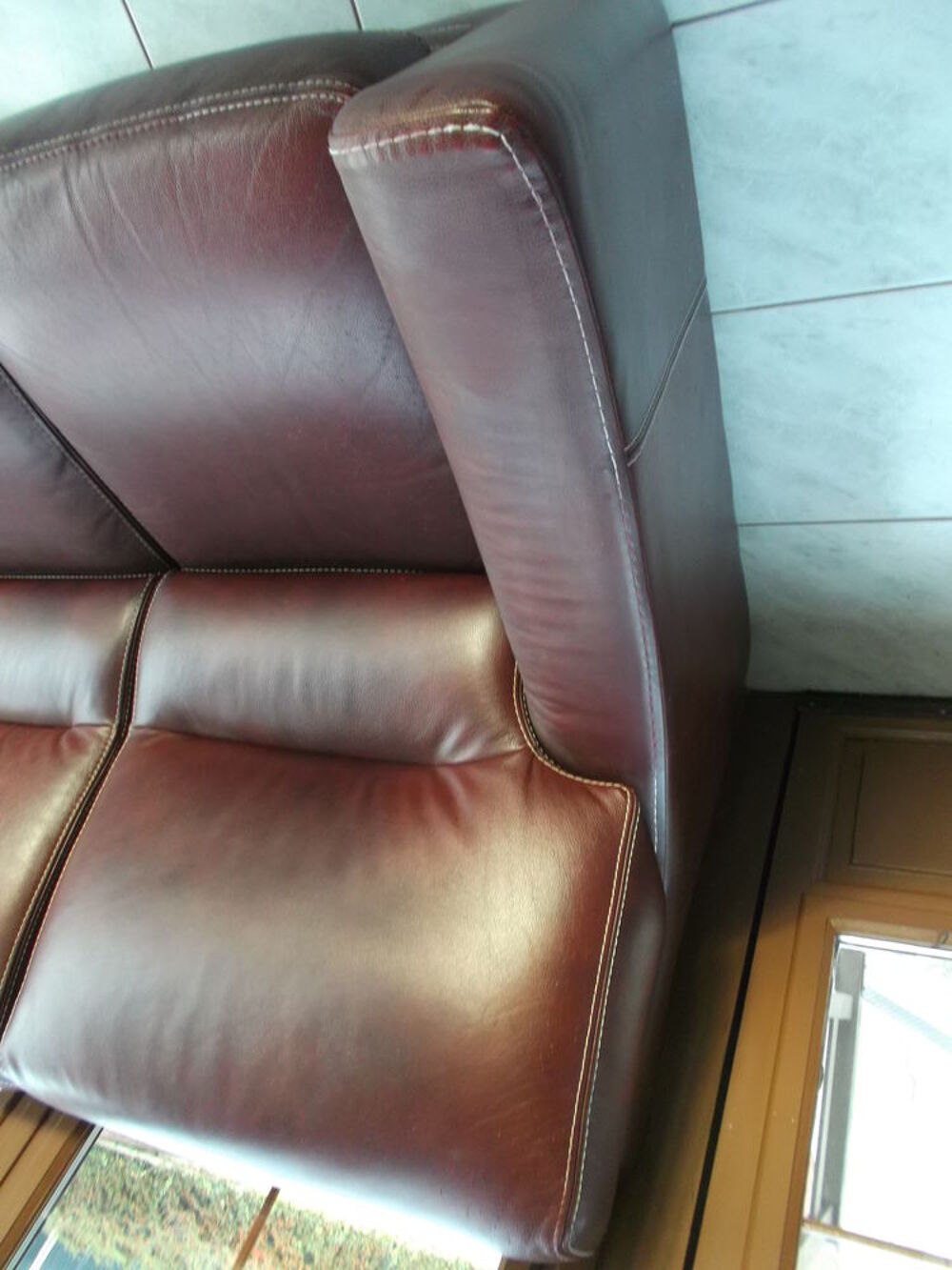 Canap&eacute; 3 places + 1 fauteuil cuir Meubles