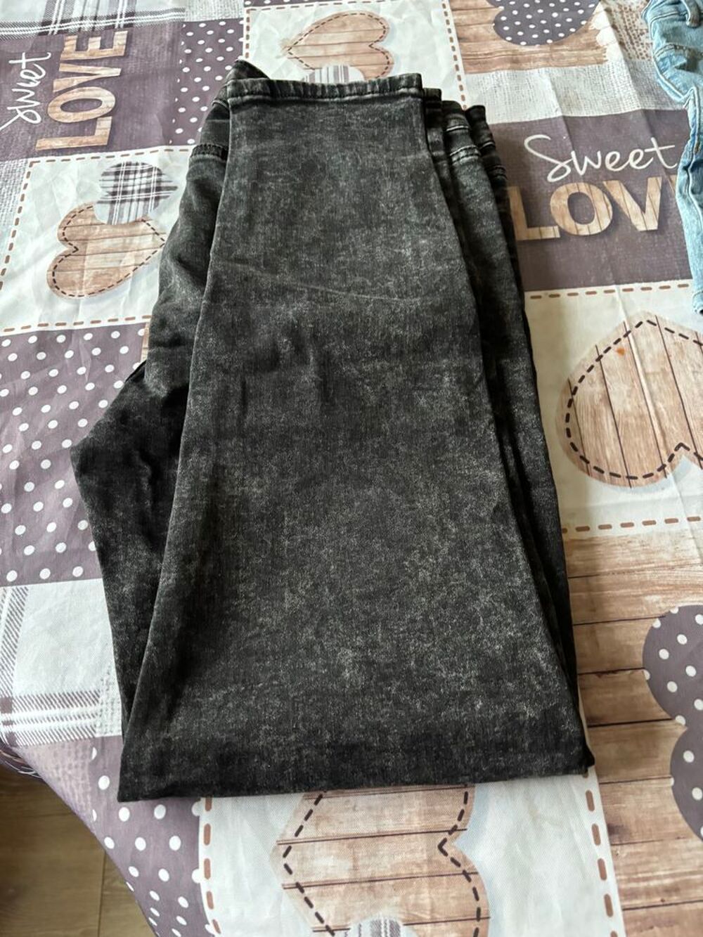 Lot v&ecirc;tements femmes quasi neufs 
Taille 44 Vêtements