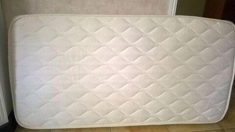 Matelas pour lit bébé 
45 Lanouaille (24)