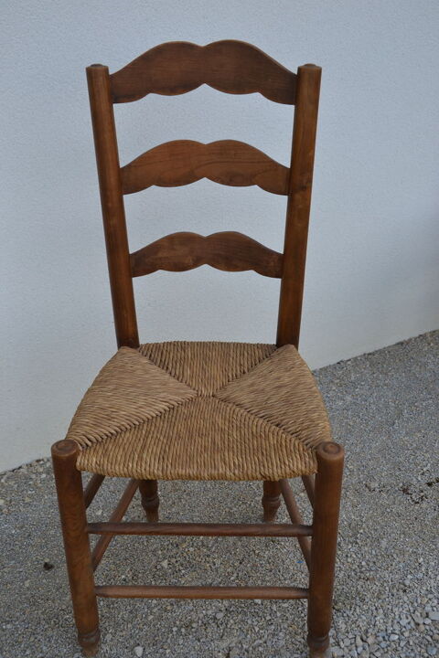 Chaises en bois 70 Le Montat (46)