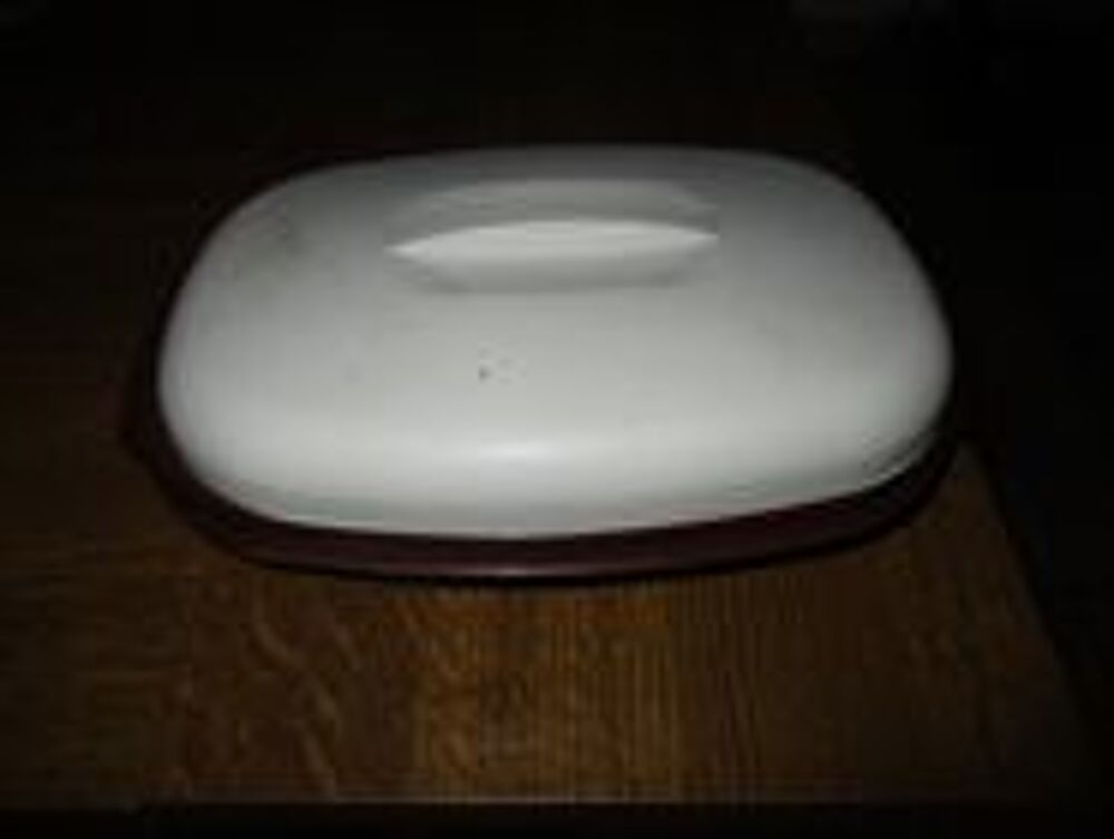Tupperware quatre parties neuf marron et blanc = 10 euros Décoration