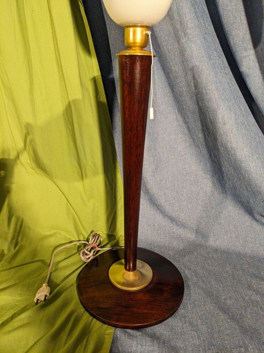 Lampe art deco style MAZDA ou autre couleur acajou en tr&egrave;s b Décoration