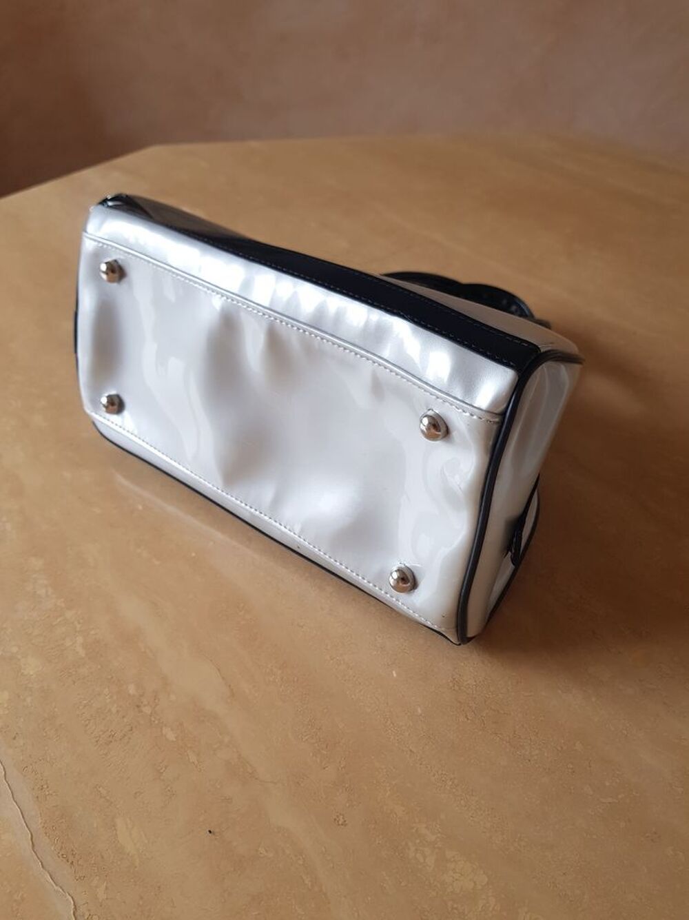 Petit sac &agrave; main ado Jennyfer argent/noir etat neuf Vêtements enfants