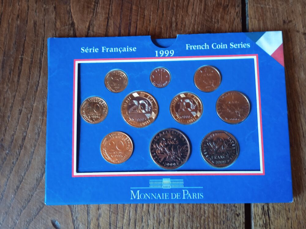 PIECES DE COLLECTION 