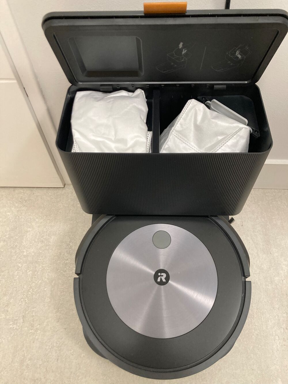 Aspirateur IRobot Roomba J7+ Electroménager