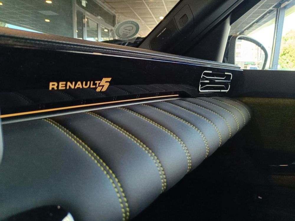 R5 Renault 5 E-Tech Electrique 150 ch autonomie confort Iconic 2025 occasion 95220 Pierrelaye
