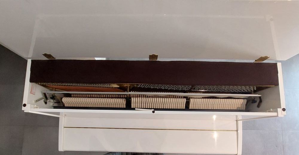 Piano droit HOHNER blanc laqu&eacute; (acoustique) Instruments de musique