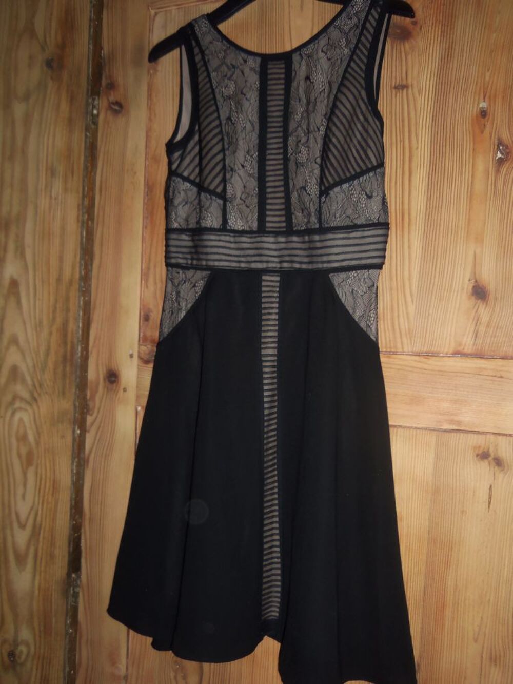 Robe cocktail marque Manoukian. Vêtements