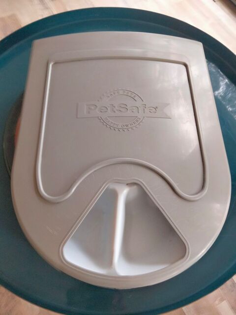 Distributeur rotatif de croquettes pour chat ou petit chien. 40 13760 Saint-cannat