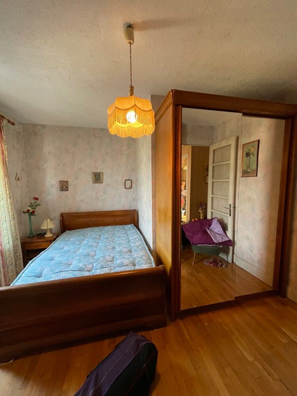 n
chambre a coucher de style et de qualit&eacute; en tr&egrave;s bon &eacute;tat, Meubles