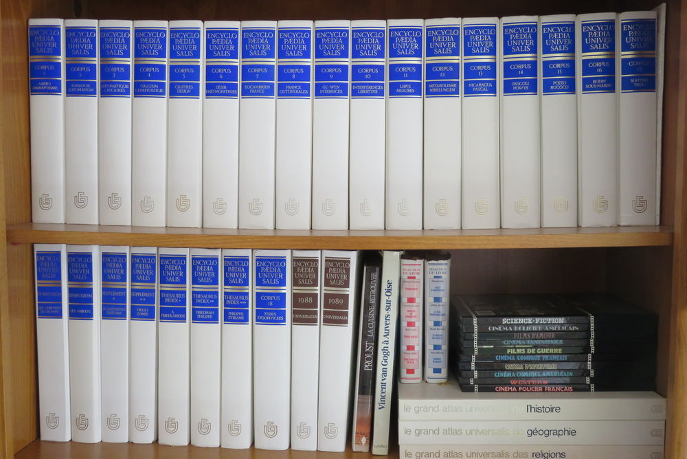 ENCYCLOPEDIE UNIVESALIS Livres et BD