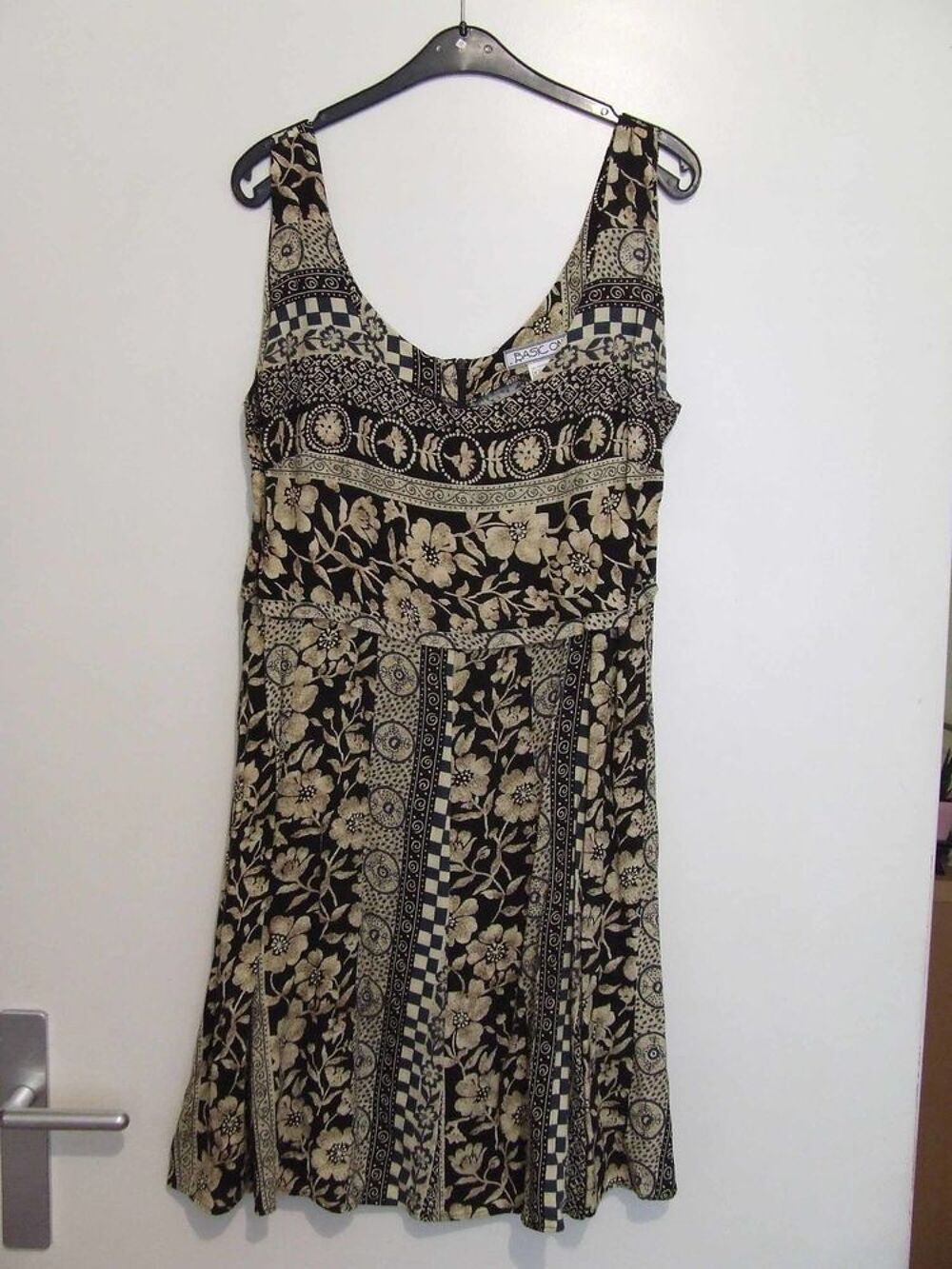 Robe &agrave; motifs, BASIC ONE, Noir et marron, T. 42, TBE Vêtements