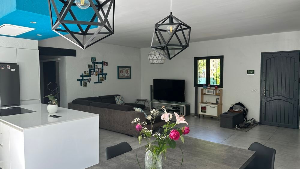 Vente Villa Villa de plein-pied 141.5m2 - 5 chambres - Piscine Forcalqueiret