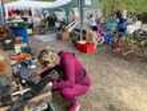 Vide maisons " au village " Une brocante &agrave; la maison ! Vide grenier, marché aux puces, braderie