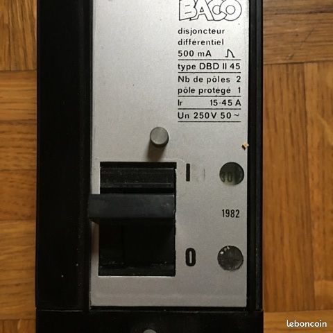 disjoncteur monophas� 15/45A 15 Mandres-les-Roses (94)
