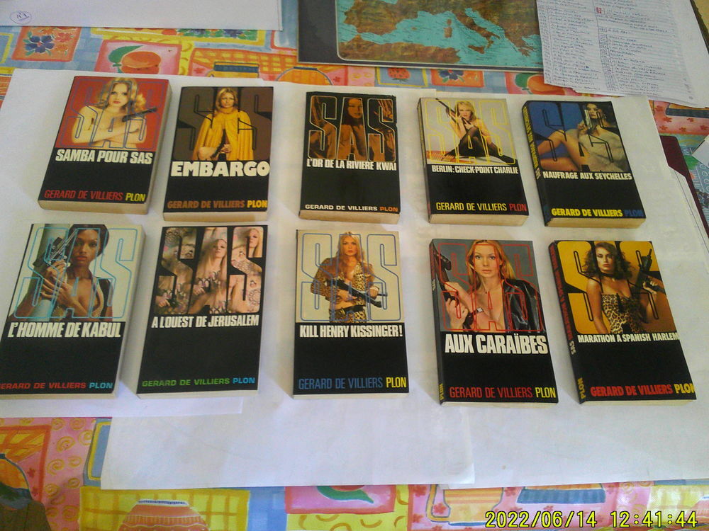 un lot de ( 84 ) Livres . " S.A.S " Livres et BD