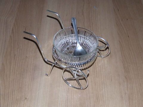 Saucire vintage anne 70, MAYELL england, TBE 5 Bagnolet (93)