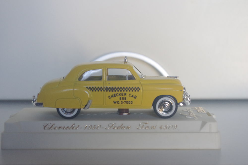 VOITURES MINIATURES - LOT N&deg; 4 