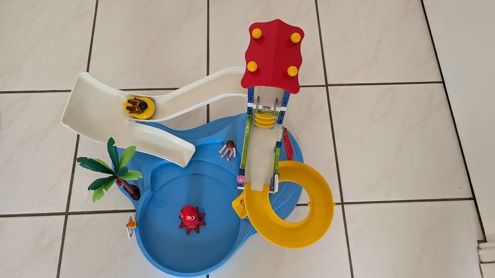 Playmobil Summer Fun - Parc aquatique avec toboggans g&eacute;ant Jeux / jouets