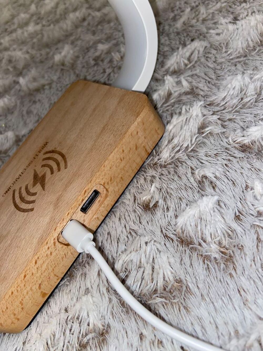 Chargeur - Lampe wireless socle en bois Téléphones et tablettes
