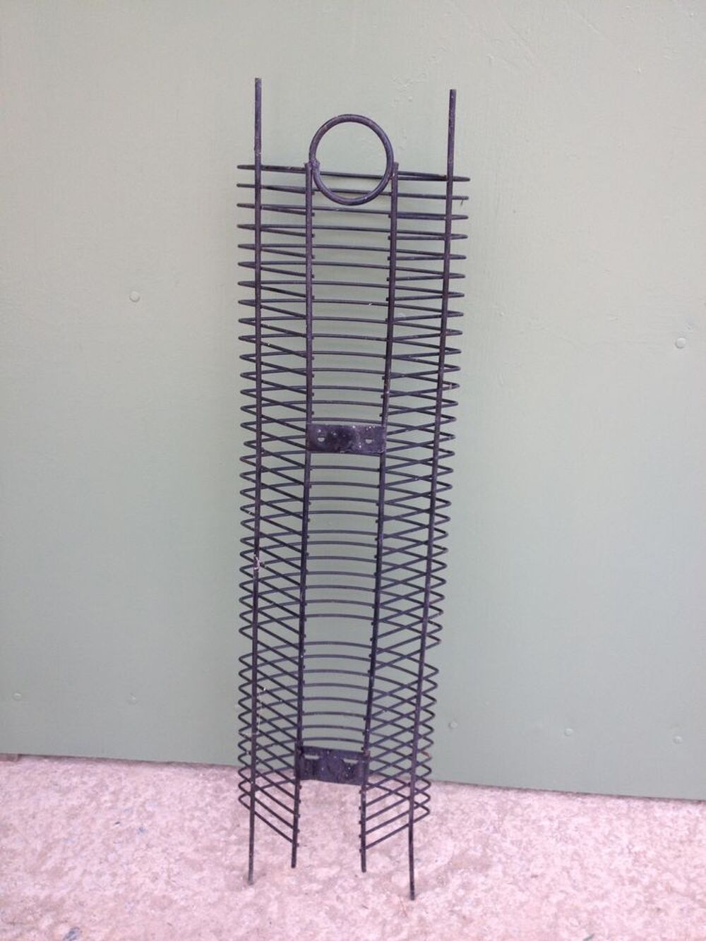 Objet utile &eacute;tag&egrave;re de rangement noir &agrave; suspendre pour CD
Meubles