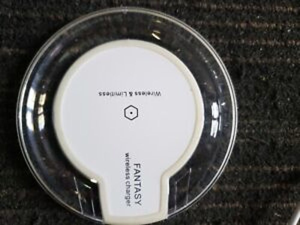 Chargeur smartphone &agrave; induction neuf Téléphones et tablettes