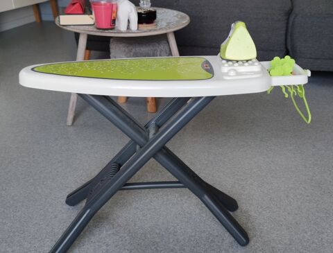 planche � repasser Smoby avec fer tefal 17 Sainte-Anne-sur-Gervonde (38)