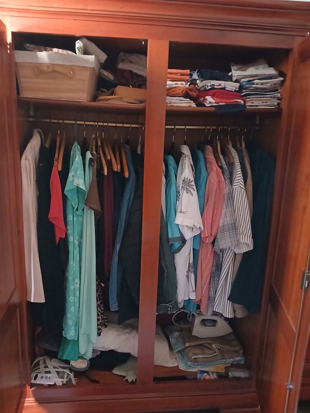 armoire merisier massif Meubles