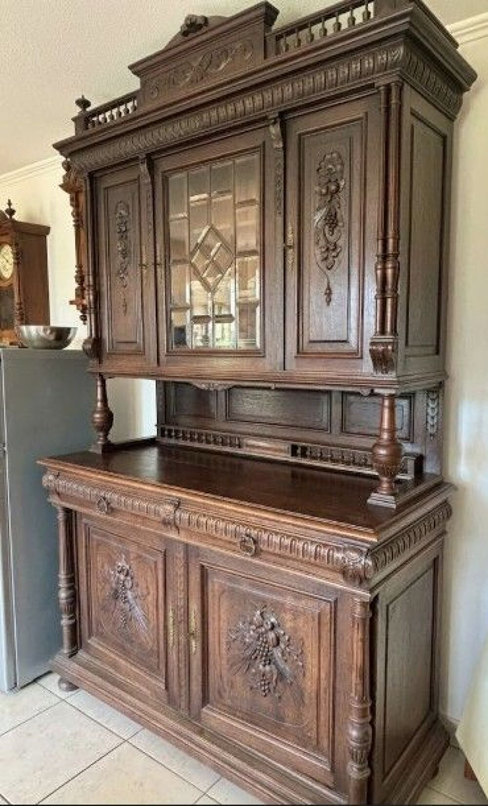 Grand Buffet Deux-Corps de style Henri II Meubles