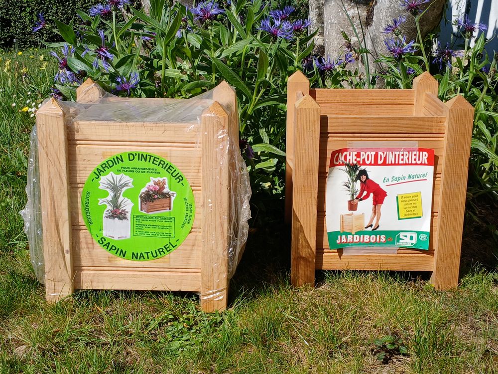 JARDINI&Egrave;RE INT&Eacute;RIEURE ET CACHE-POT D'INTERIEUR EN LOT OU A L Jardin