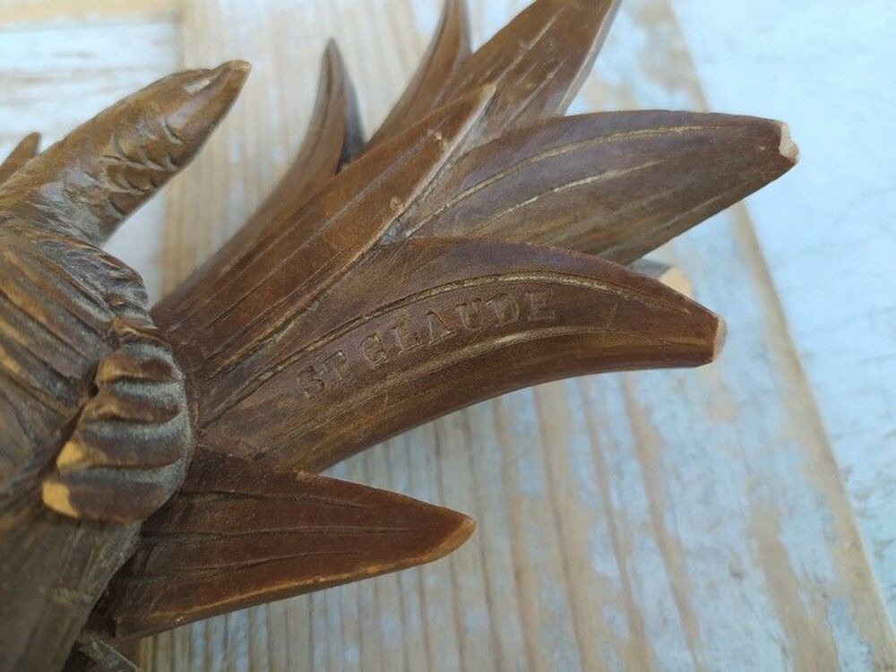 Support Soliflore Bois Sculpt&eacute; Oiseau For&ecirc;t Noire St Claude
Décoration
