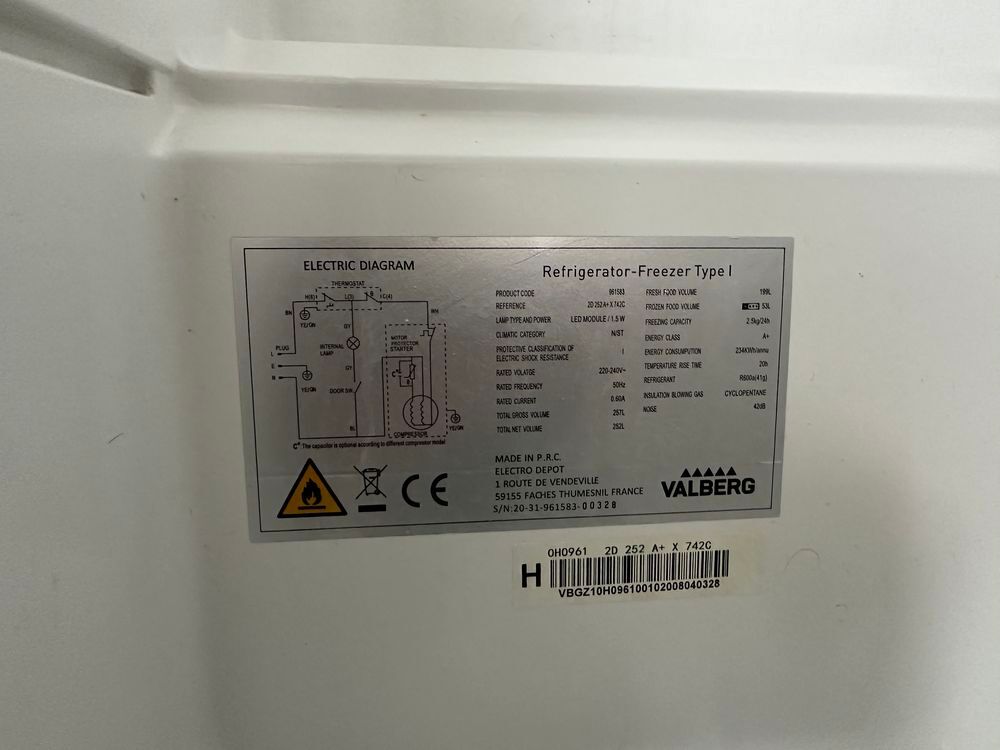 R&eacute;frig&eacute;rateur combin&eacute; VALBERG Electroménager