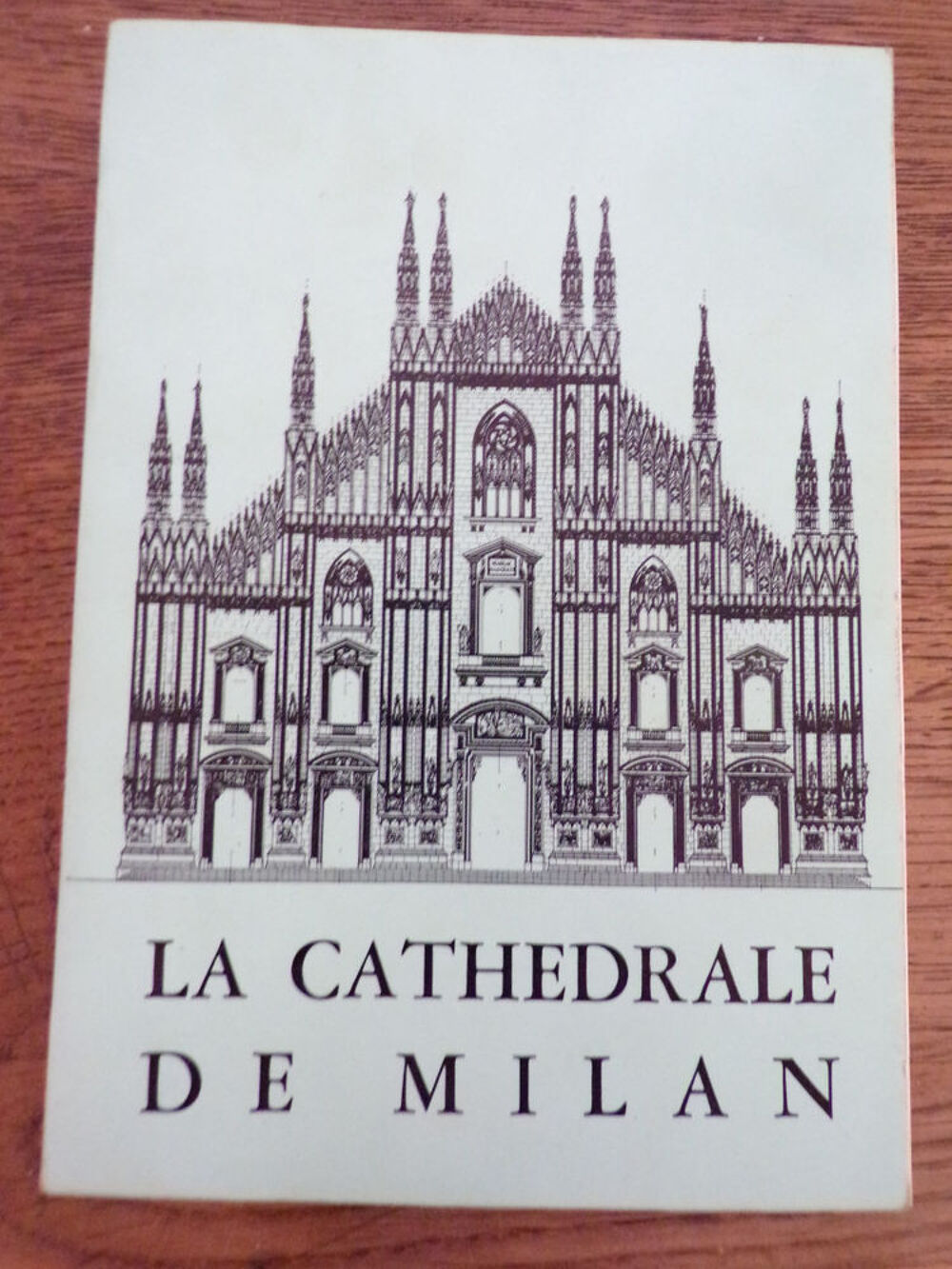 La cath&eacute;drale de Milan par Angelo Ciceri aux &eacute;ditions Livres et BD